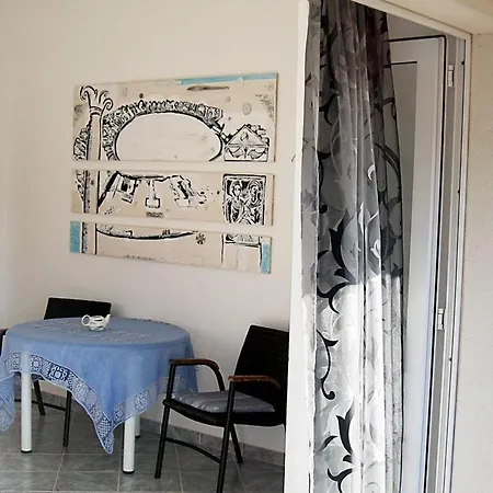 In With Seaview, Terrace, Air Condition, Wifi Apartamento