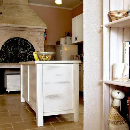 In With Seaview, Terrace, Air Condition, Wifi דירה