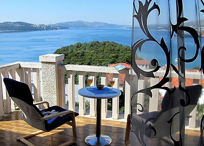 In With Seaview, Terrace, Air Condition, Wifi * Trogir