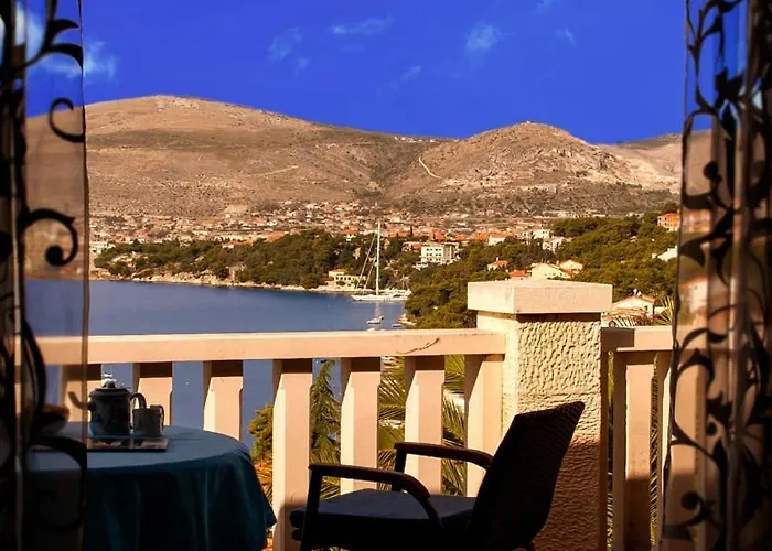 In With Seaview, Terrace, Air Condition, Wifi Appartement