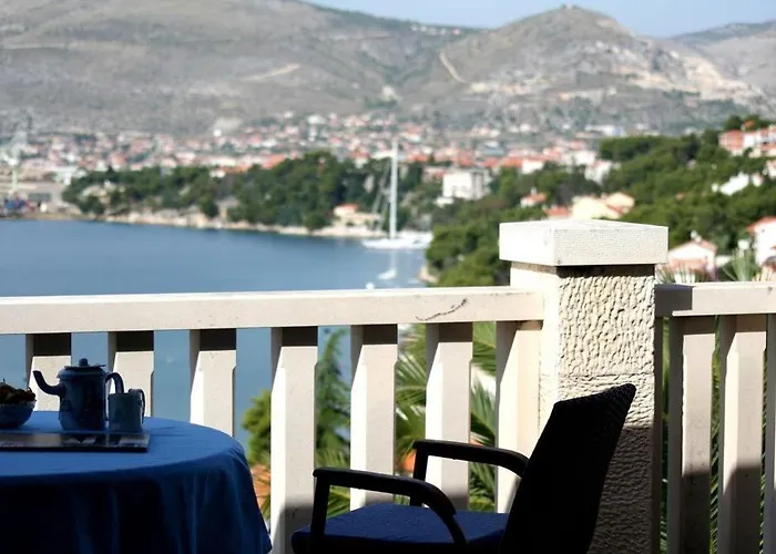 Appartement In With Seaview, Terrace, Air Condition, Wifi Trogir