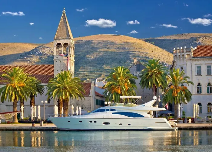 In With Seaview, Terrace, Air Condition, Wifi Trogir