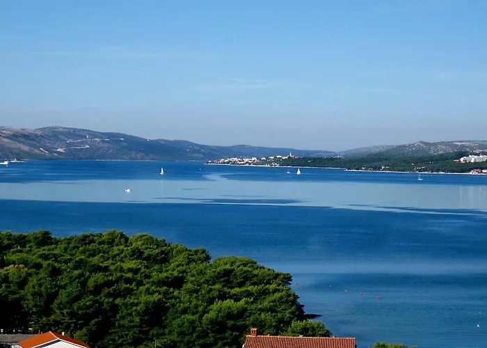 In With Seaview, Terrace, Air Condition, Wifi Trogir