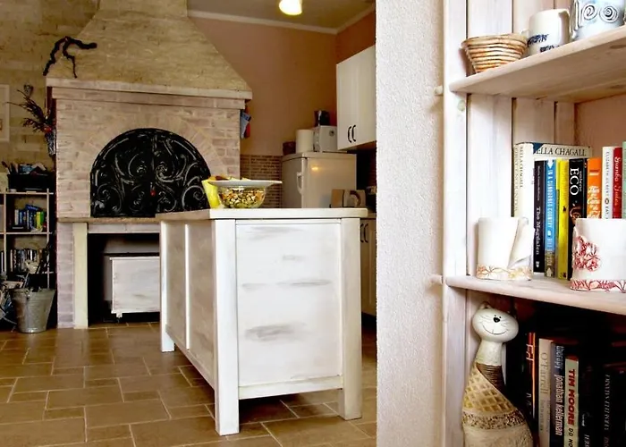 In With Seaview, Terrace, Air Condition, Wifi Appartement