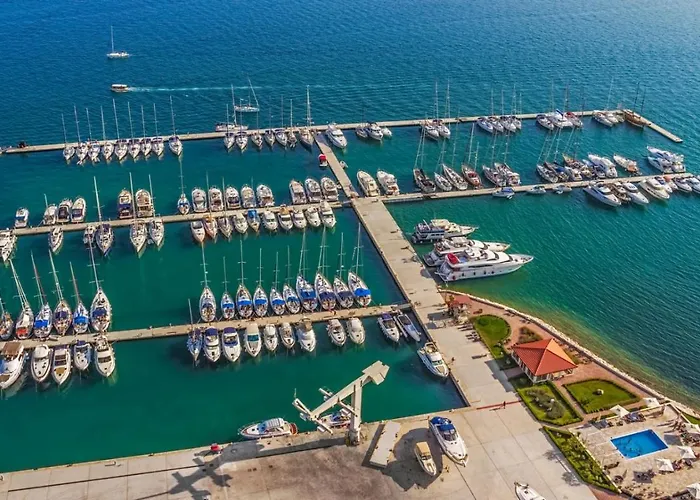 Appartement In With Seaview, Terrace, Air Condition, Wifi Trogir