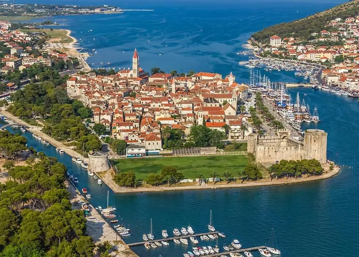 In With Seaview, Terrace, Air Condition, Wifi Trogir
