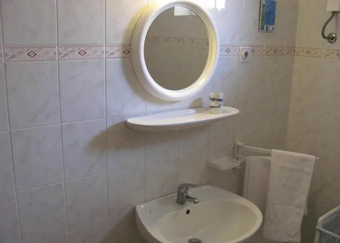 In With Seaview, Terrace, Air Condition, Wifi Appartement Trogir